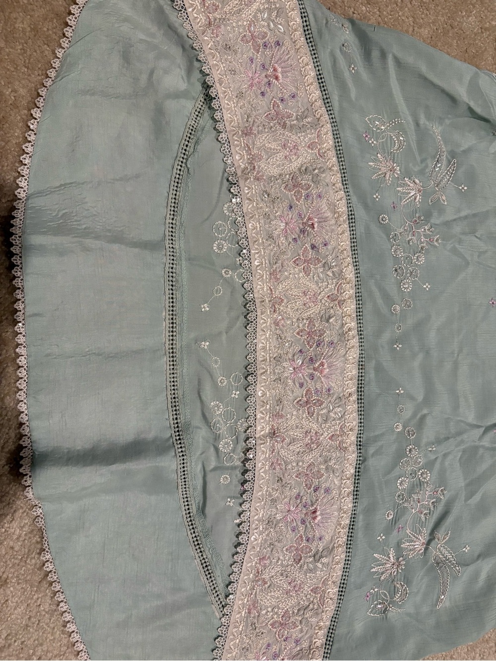 Suffuse Ourea Pakistani Suit - Picture 9 of 16